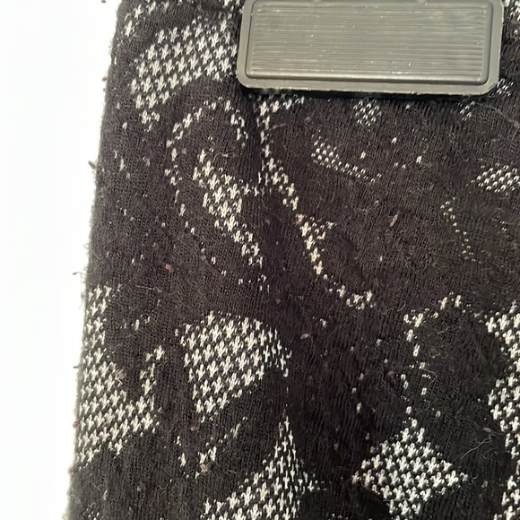 Suzy Shier Leggings - Picture 6 of 7